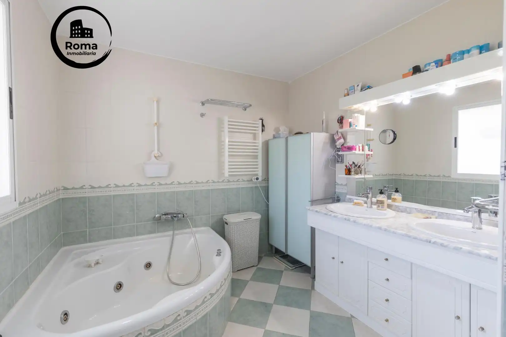 Baño de Casa o chalet en venta en Albolote con Aire acondicionado, Calefacción y Jardín privado
