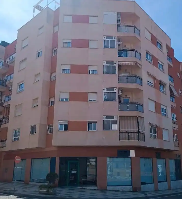 Local comercial en venda a Chaparil - Torrecilla - Punta Lara