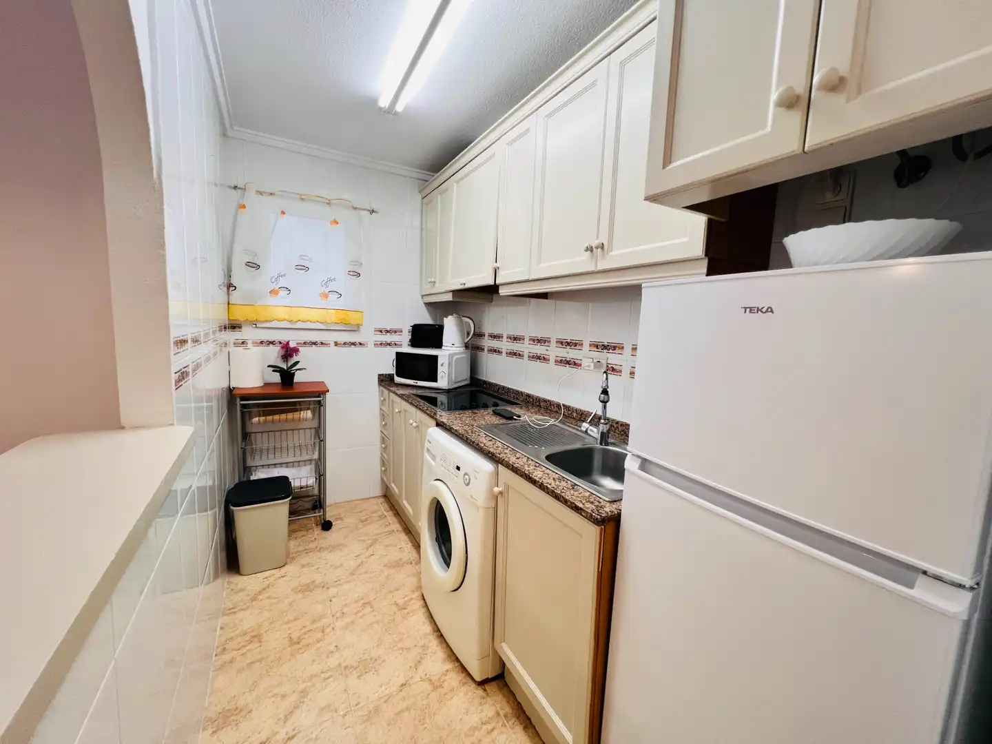 Cocina de Apartamento en venta en Torrevieja con Aire acondicionado, Terraza y Amueblado