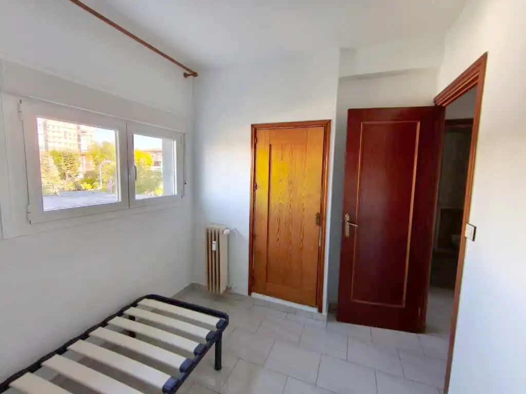 Habitación de Piso en venta en Madrid con Calefacción y Terraza