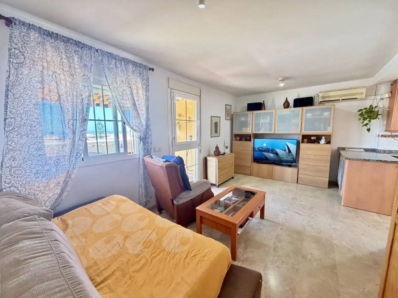 Sala d'estar de Àtic en venda en Rincón de la Victoria amb Aire condicionat i Terrassa