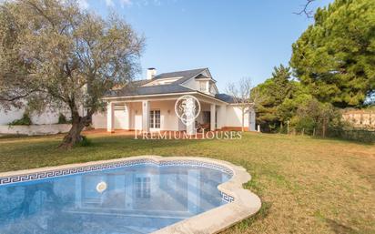 Vista exterior de Casa o xalet en venda en Sant Vicenç de Montalt amb Calefacció, Jardí privat i Piscina