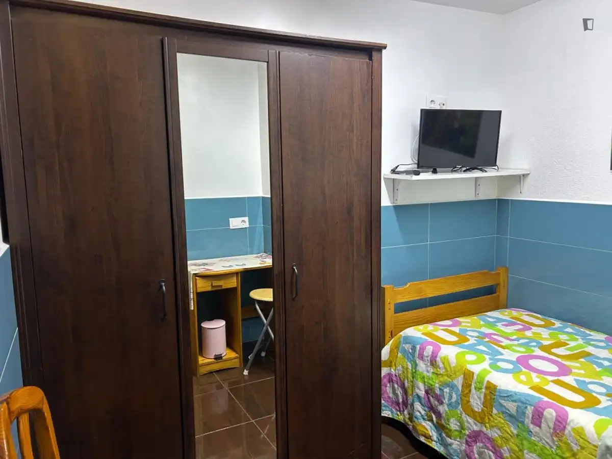 Habitación de Estudio de alquiler en L'Hospitalet de Llobregat con Aire acondicionado, Calefacción y Amueblado