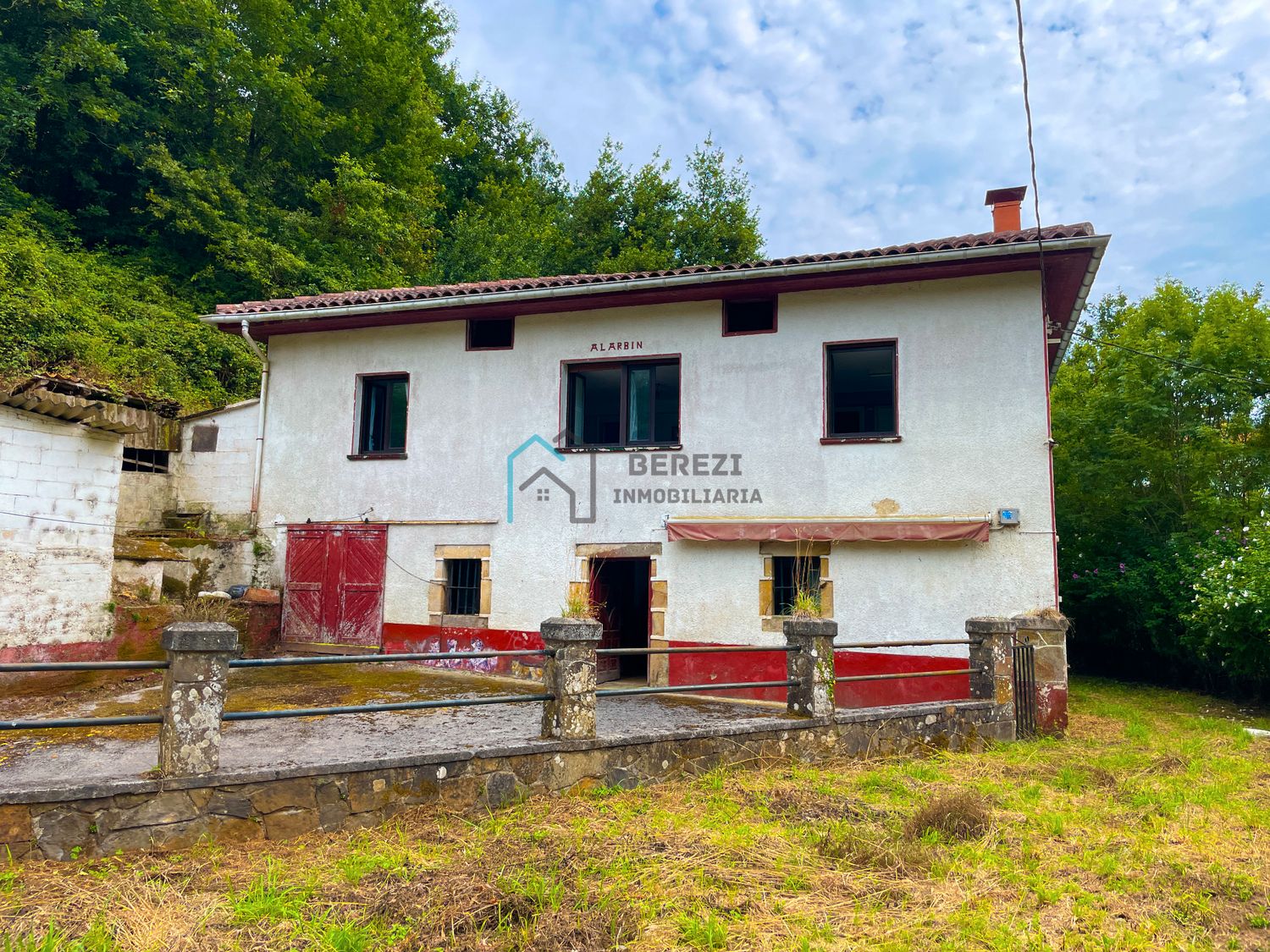 Vista exterior de Casa o xalet en venda en Busturia amb Jardí privat