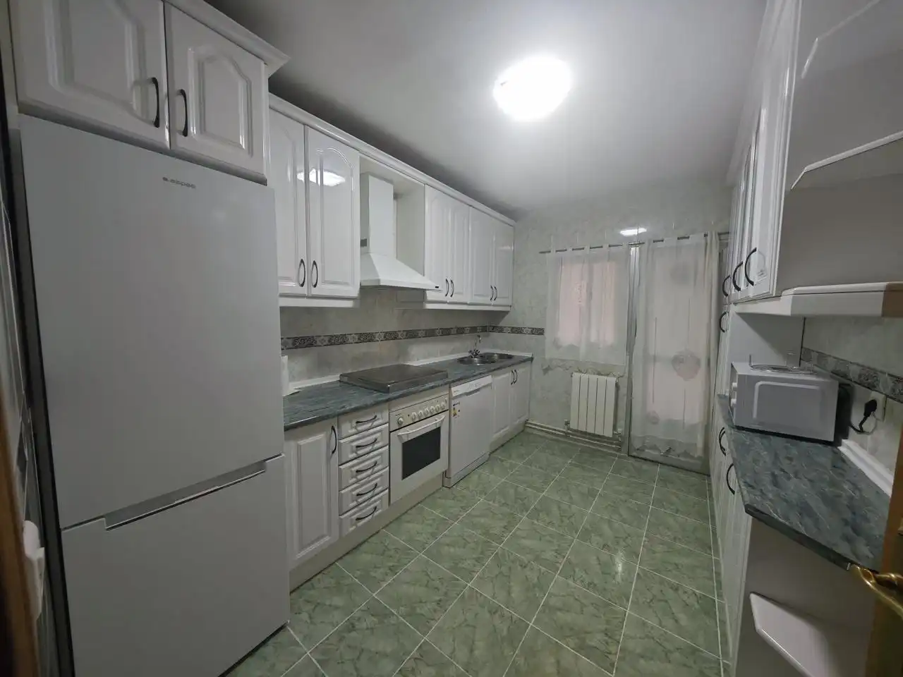 Flat for rent in Miralvalle - Av. Virgen del Puerto - La Data