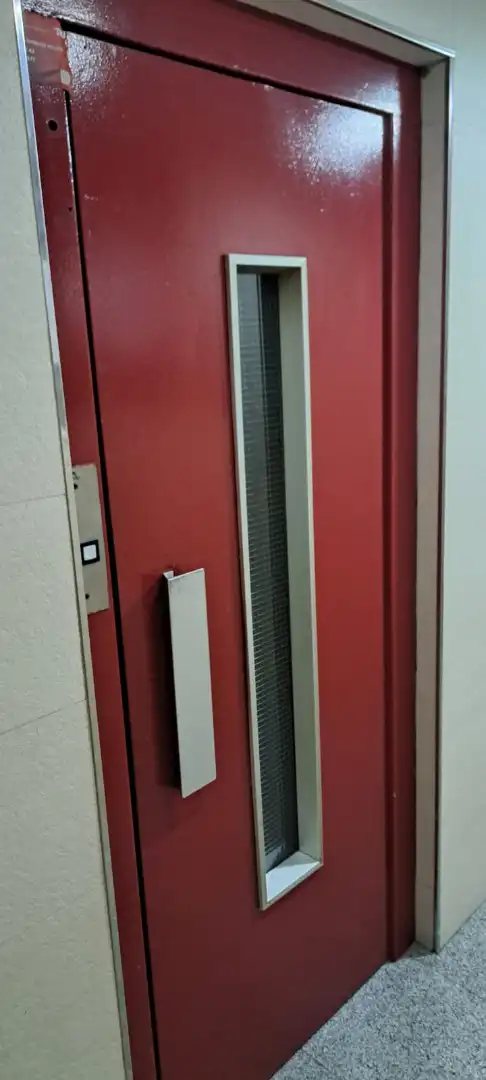 Pis en venda en Oviedo  amb Calefacció, Parquet i Traster