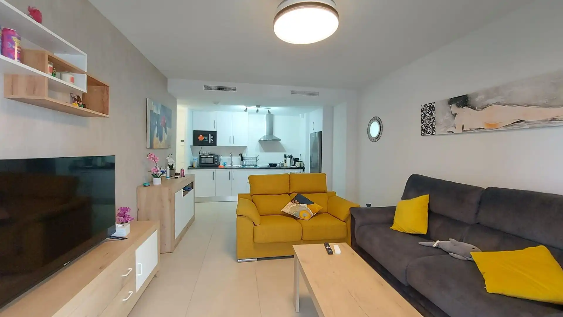 Sala d'estar de Apartament de lloguer en El Ejido amb Aire condicionat, Terrassa i Moblat