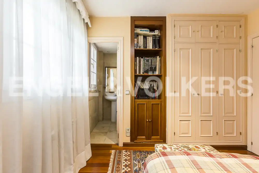 Bedroom of Houses for sale in Madrid  with Air Conditioner, Heating and Private garden