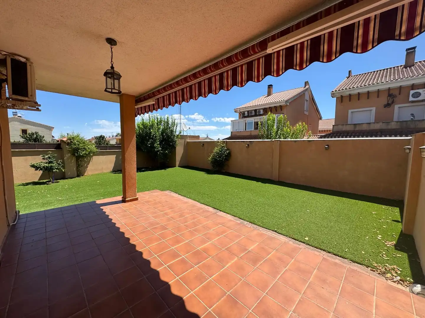 Terrassa de Casa adosada en venda en Talavera de la Reina amb Aire condicionat, Calefacció i Jardí privat
