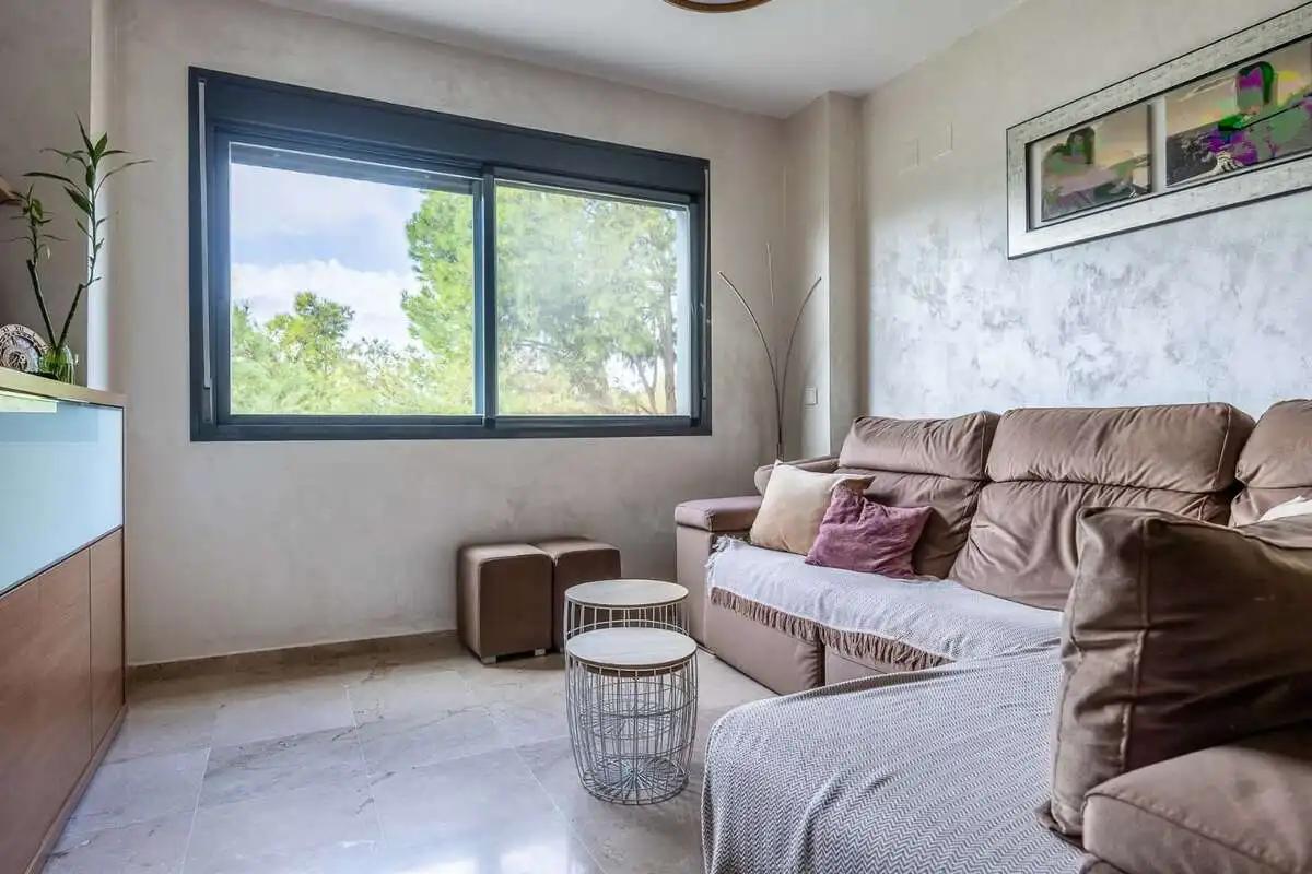 Living room of Flat for sale in Sevilla  with Air Conditioner, Heating and Storage room