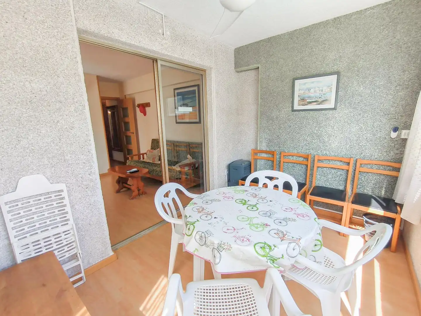 Menjador de Apartament en venda en Benidorm amb Aire condicionat, Jardí privat i Moblat