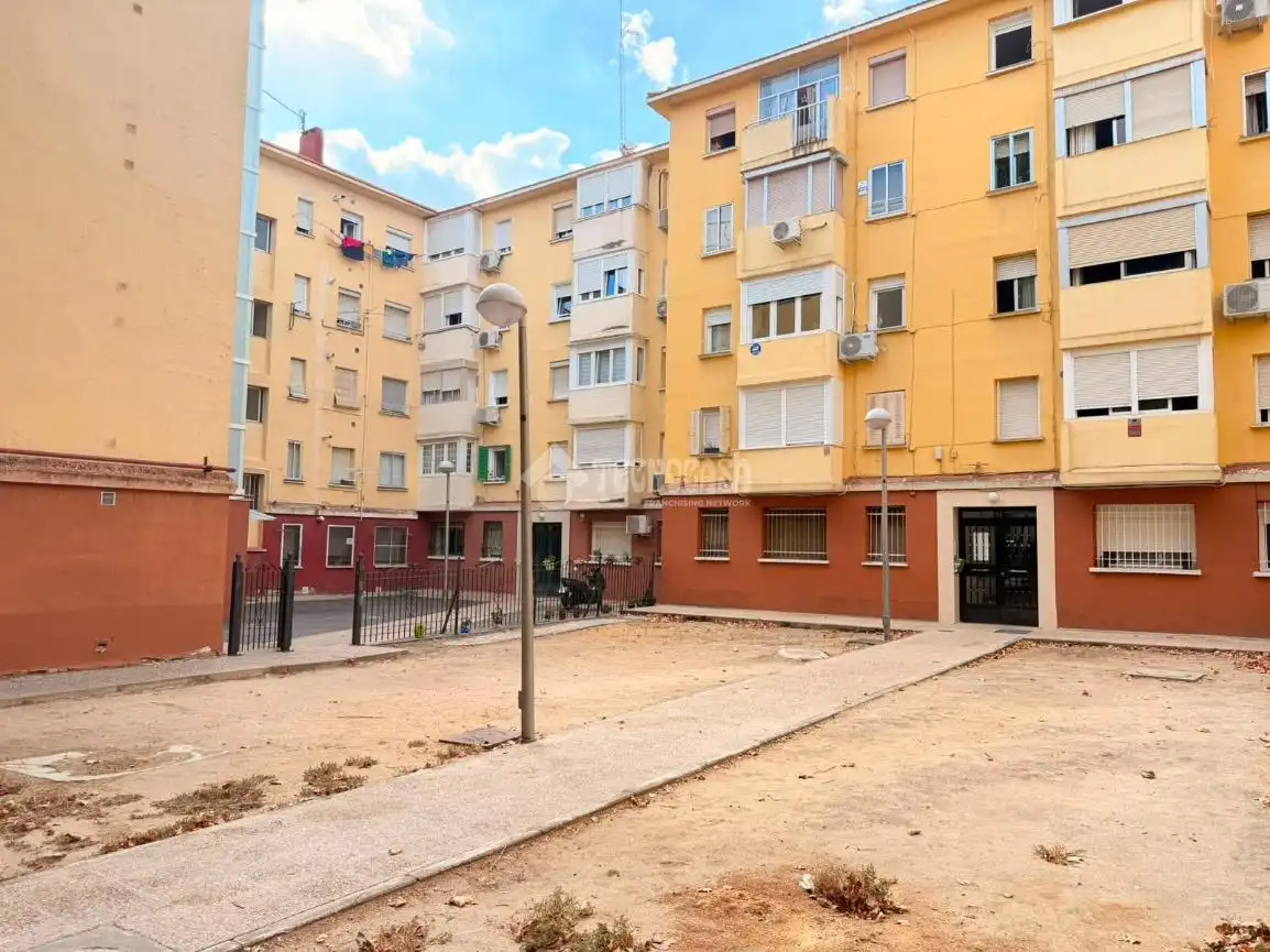 Vista exterior de Pis en venda en Madrid amb Aire condicionat