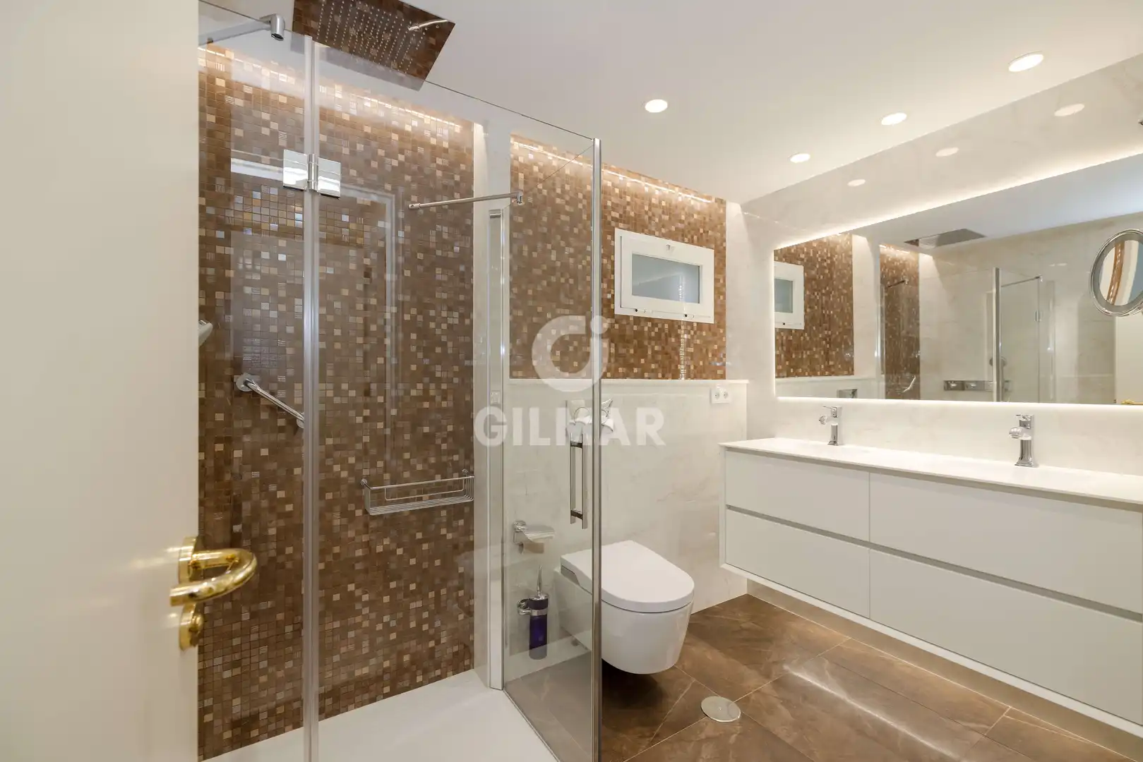 Baño de Apartamento en venta en Marbella con Calefacción, Jardín privado y Trastero
