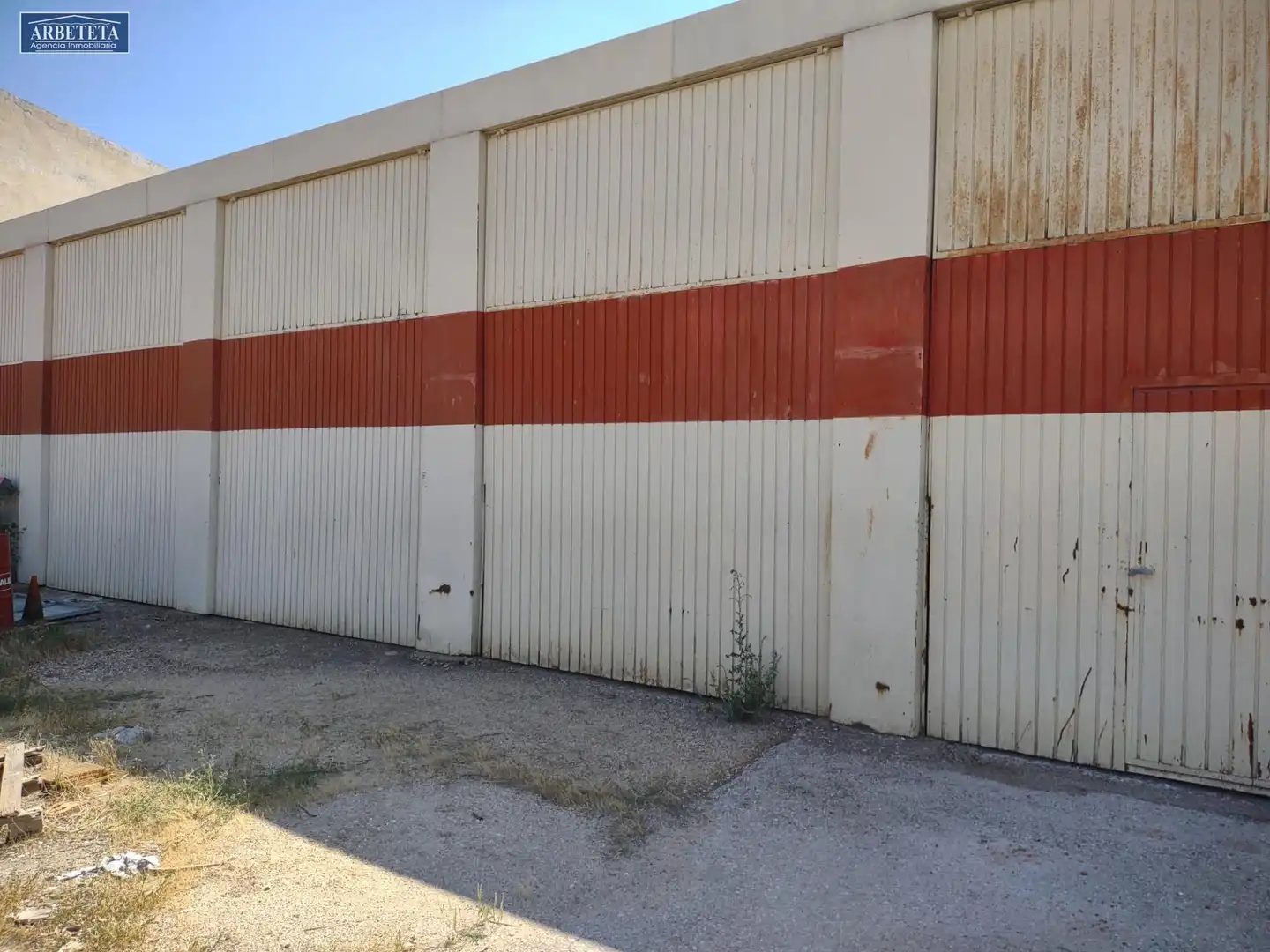 Vista exterior de Nave industrial en venta en Sacecorbo
