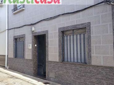 Casa amb balcó en venda a mercedes montes