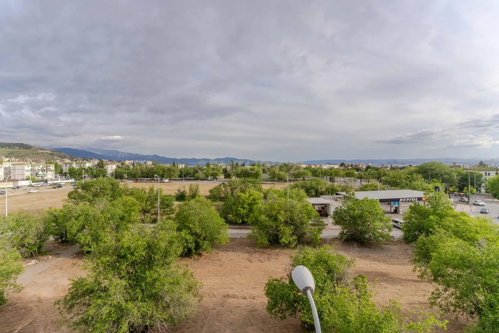 Vista exterior de Piso en venta en Granada con Jardín privado, Trastero y Piscina comunitaria