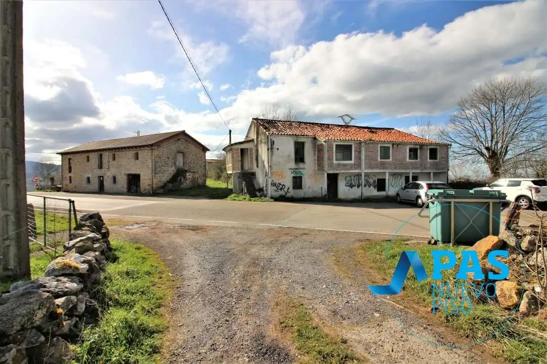Vista exterior de Casa o xalet en venda en Solórzano amb Jardí privat