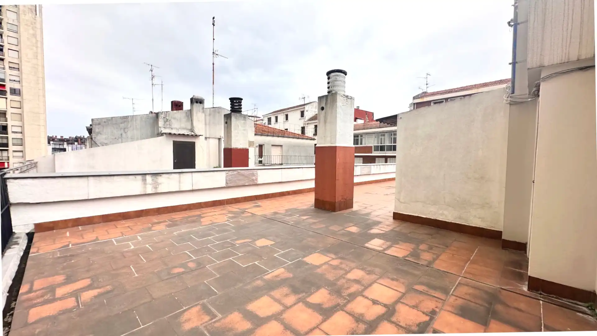 Terrassa de Pis en venda en Bilbao  amb Calefacció, Parquet i Terrassa