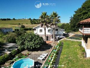 Vista exterior de Casa o xalet en venda en Carreño amb Terrassa