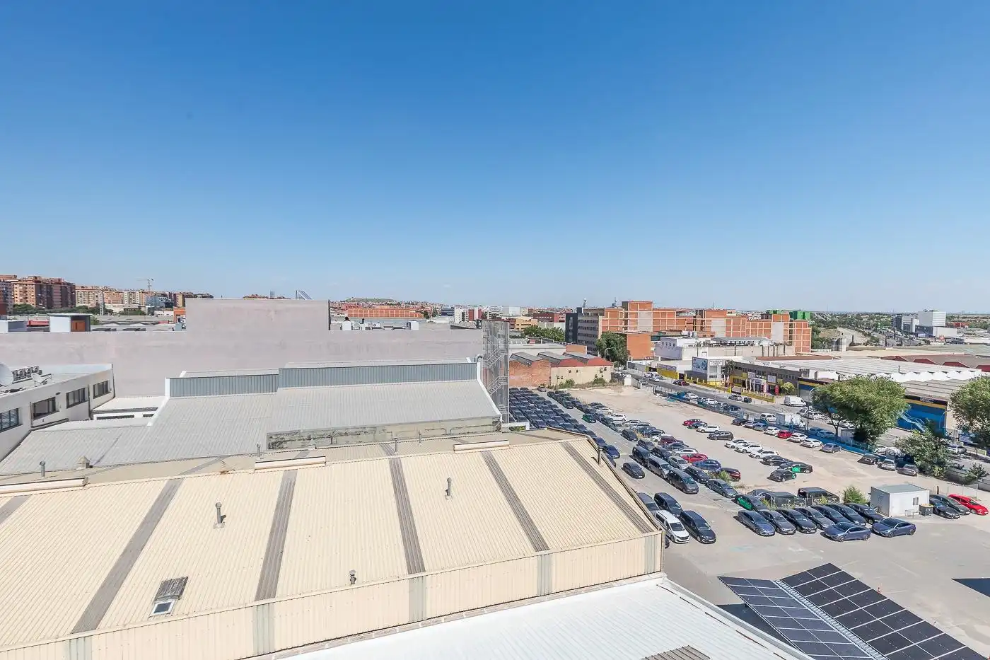 Exterior view of Industrial buildings for rent in Madrid