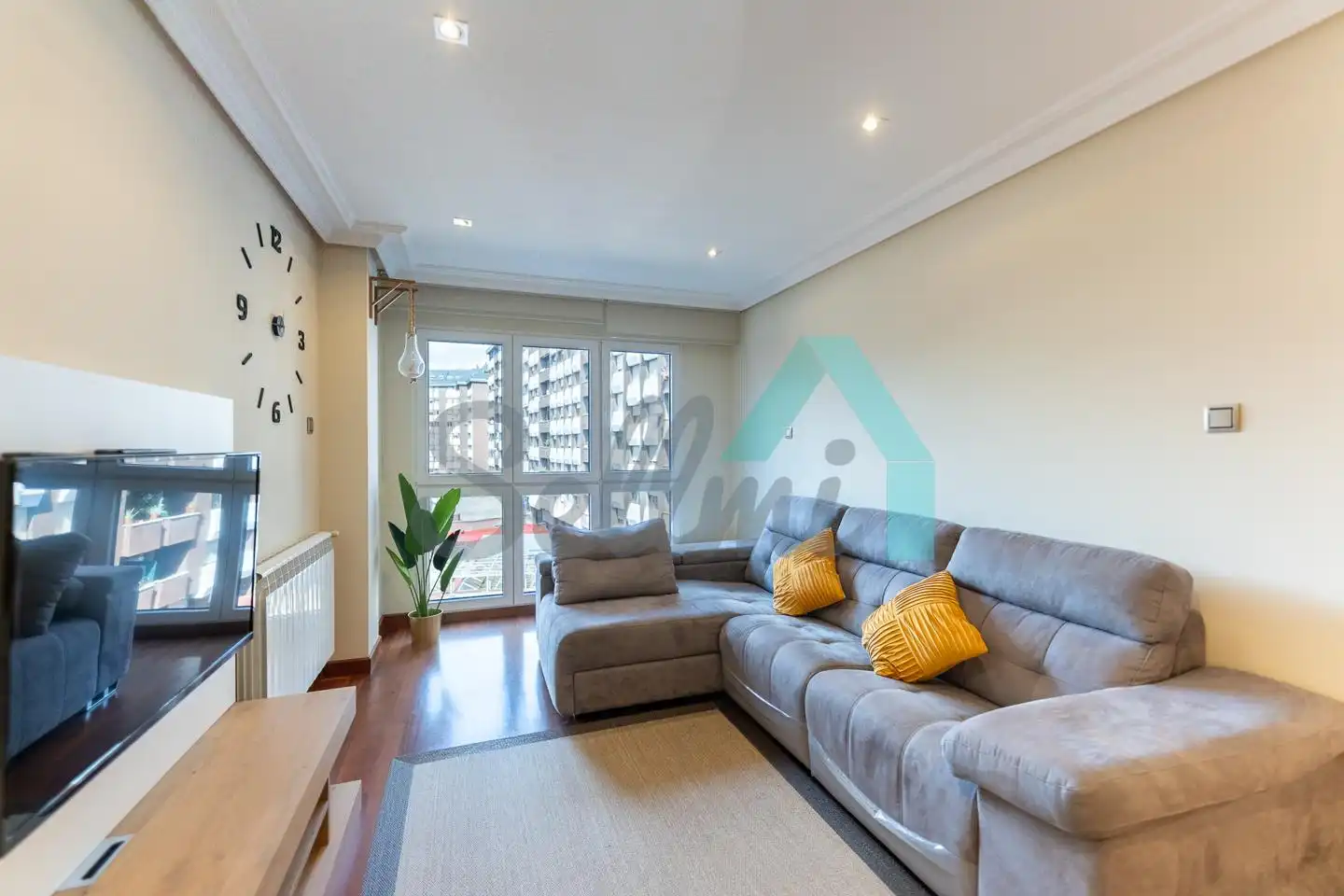 Living room of Flat for rent in Oviedo   with Heating, Parquet flooring and Furnished