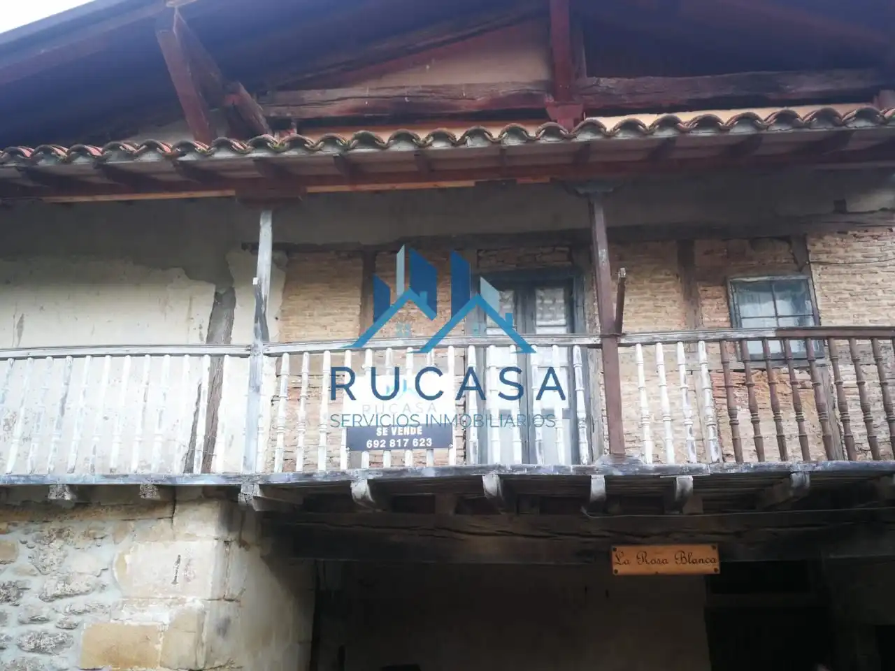 Casa adosada en venta en Barrio Villasuso, Cieza (Cantabria)