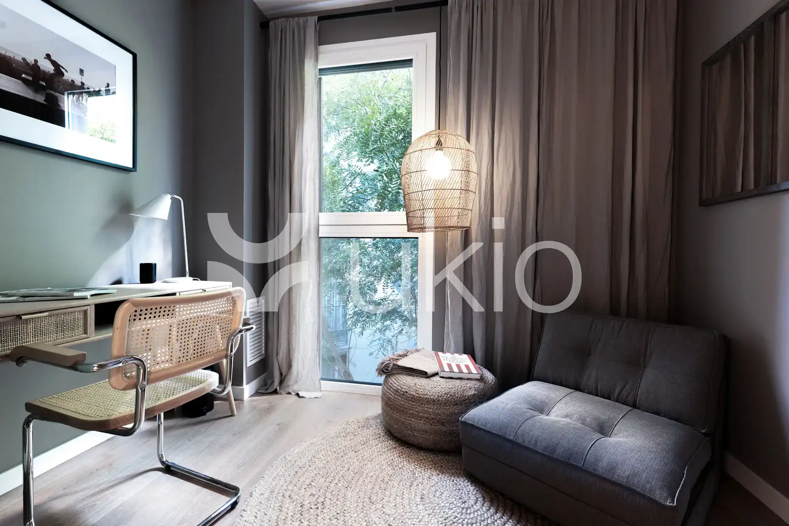 Dormitori de Apartament de lloguer en Barcelona amb Aire condicionat, Calefacció i Moblat