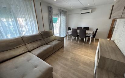 Living room of Flat for sale in Sant Vicenç Dels Horts  with Air Conditioner and Balcony