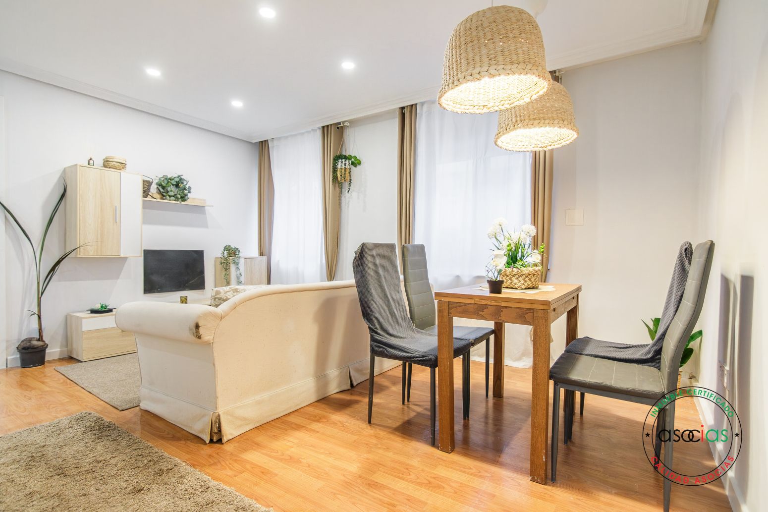 Sala d'estar de Pis en venda en Langreo amb Calefacció, Jardí privat i Traster