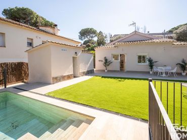Xalet amb piscina en venda a Cadernera