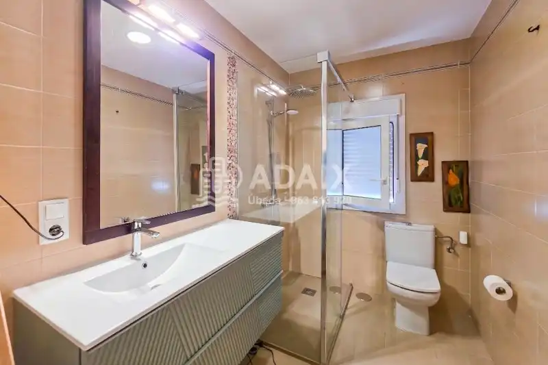 Bathroom of Flat for sale in Úbeda  with Air Conditioner, Heating and Parquet flooring