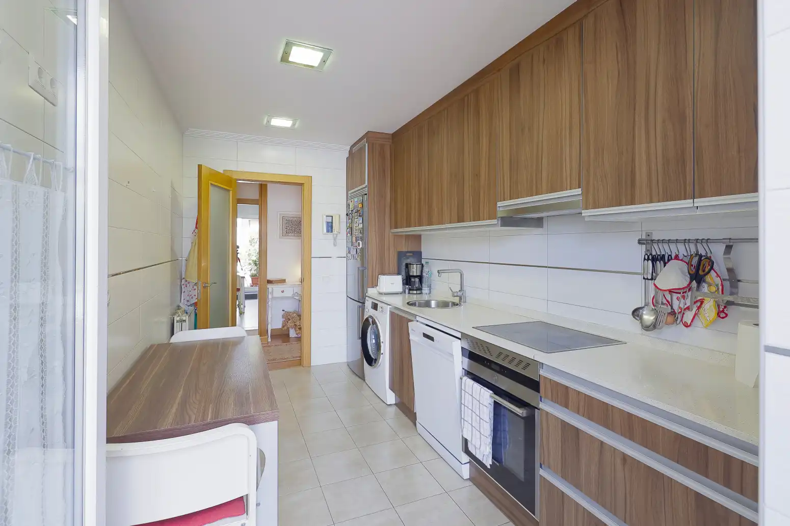 Cuina de Pis en venda en Oviedo  amb Calefacció, Parquet i Terrassa