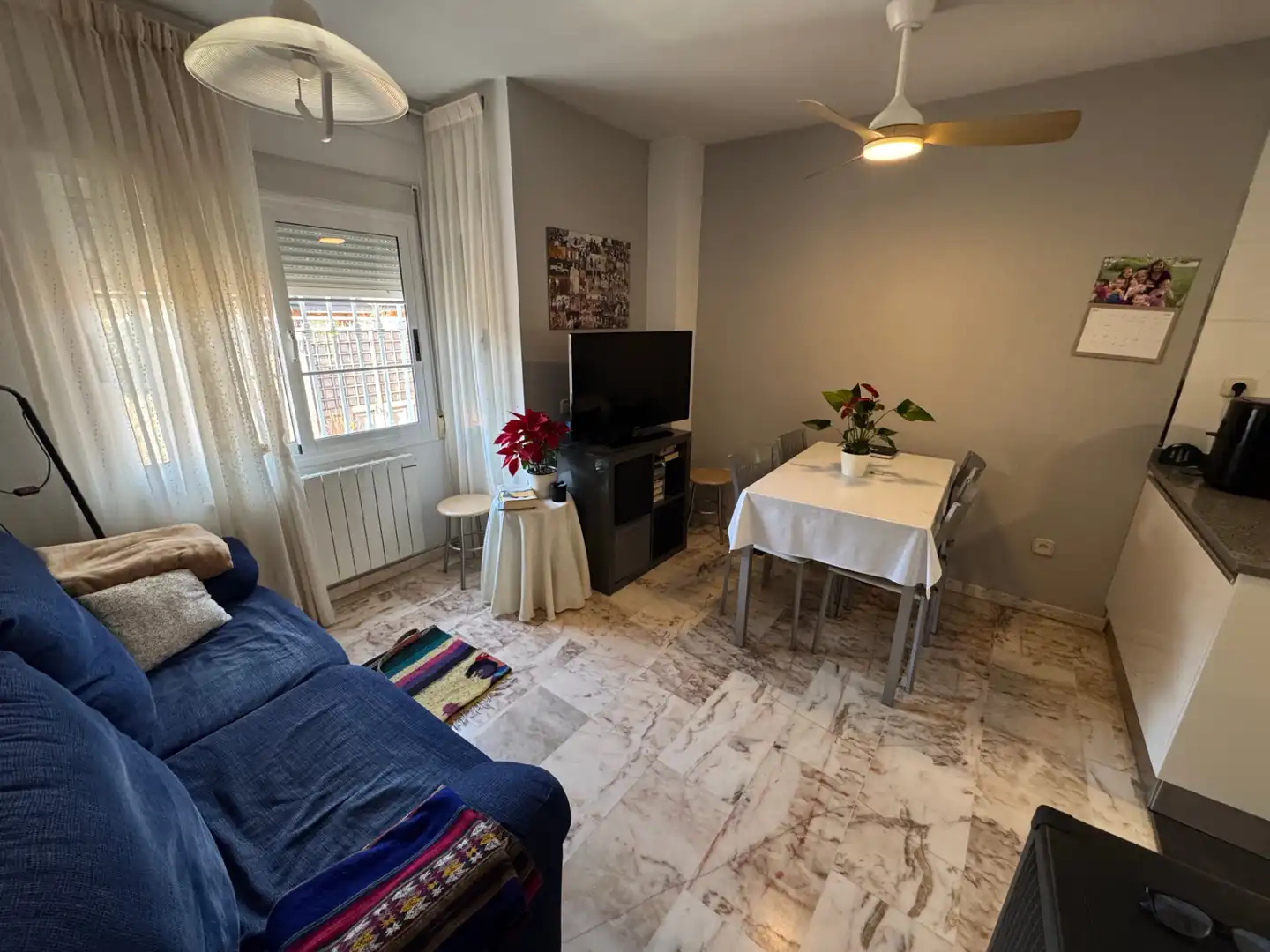 Sala d'estar de Casa adosada en venda en Coslada amb Aire condicionat, Calefacció i Jardí privat