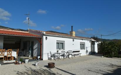 Vista exterior de Casa o xalet en venda en Onil amb Jardí privat, Piscina i Forn