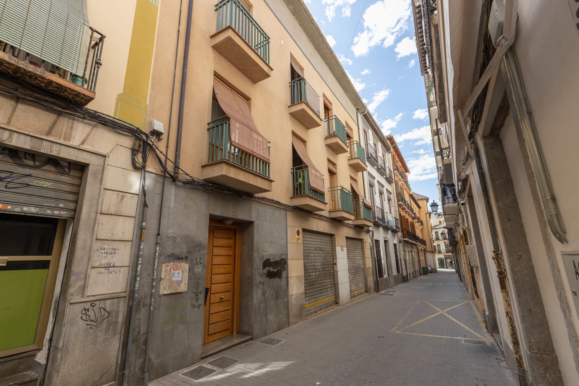 Exterior view of Flat for sale in  Granada Capital  with Heating and Balcony