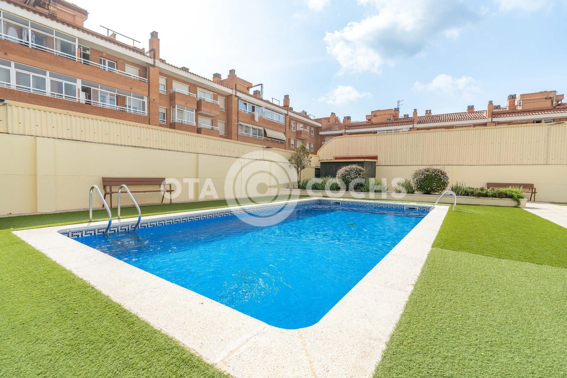 Swimming pool of Flat for sale in Reus  with Air Conditioner, Heating and Private garden