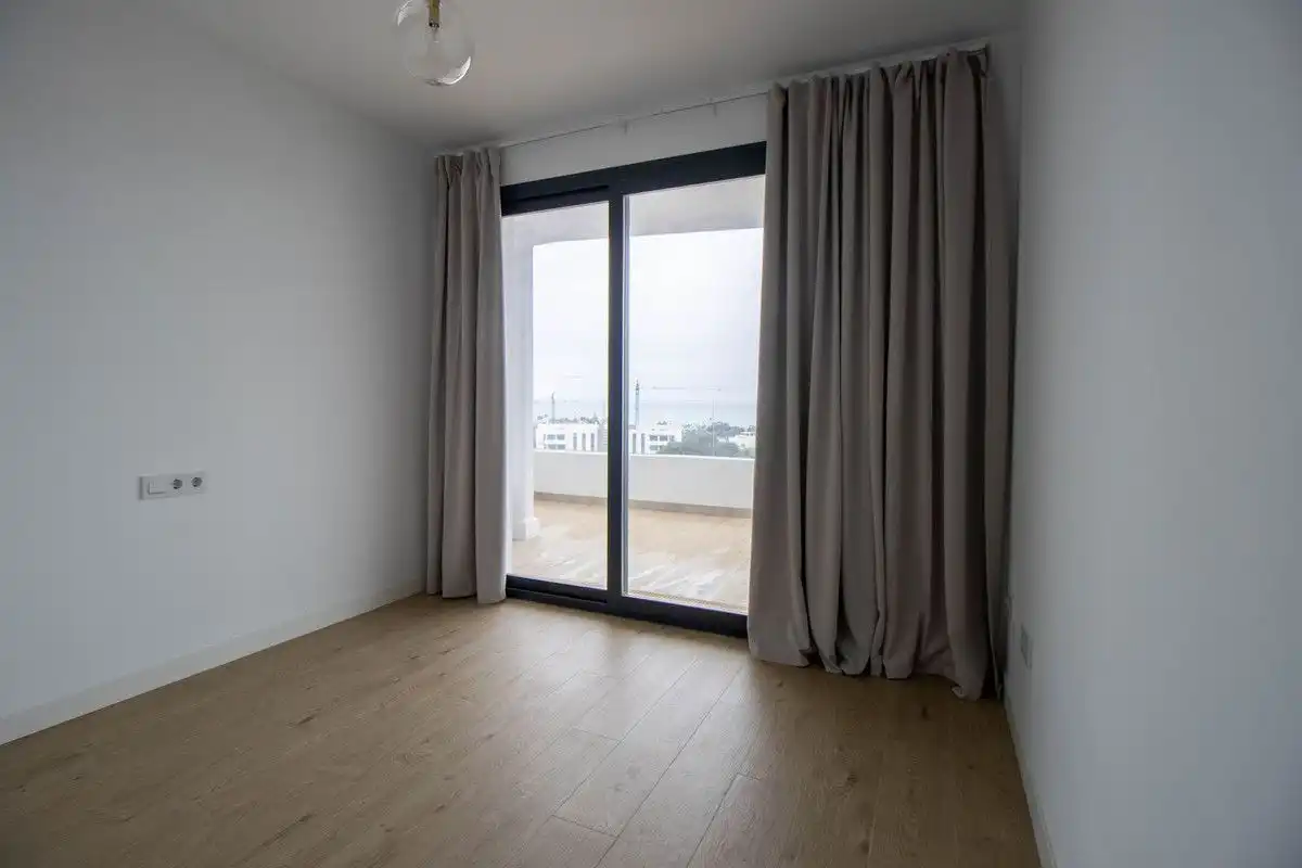 Dormitori de Apartament de lloguer en Estepona amb Aire condicionat, Calefacció i Terrassa