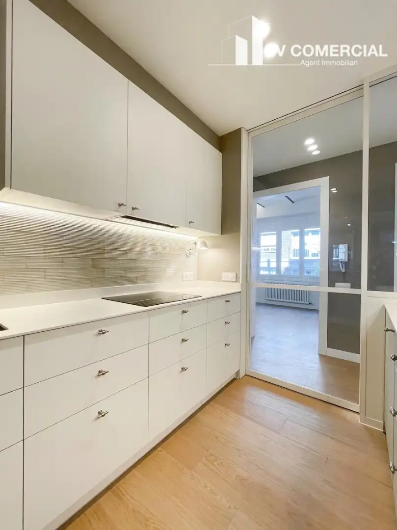 Kitchen of Flat for sale in Barcelona  with Air Conditioner, Heating and Parquet flooring