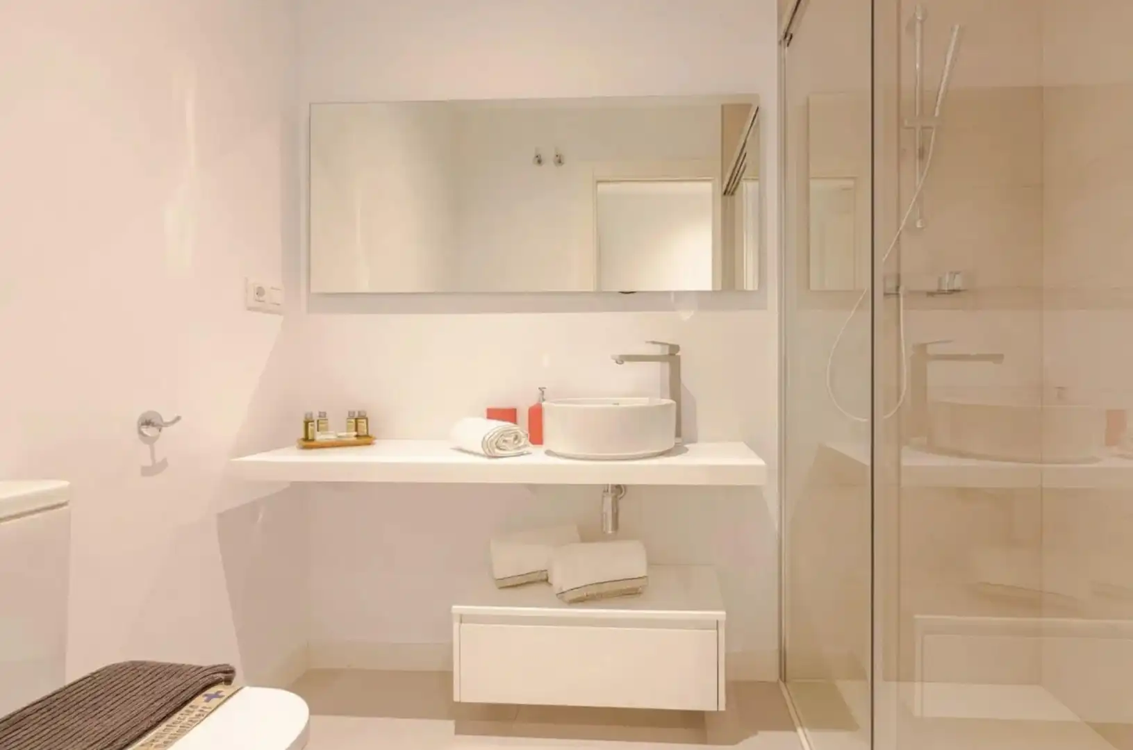 Bany de Casa o xalet en venda en Marbella amb Aire condicionat, Jardí privat i Terrassa