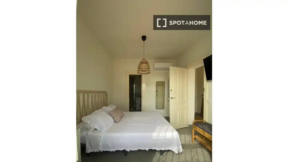 Habitación de Piso de alquiler en Valencia con Aire acondicionado, Calefacción y Amueblado