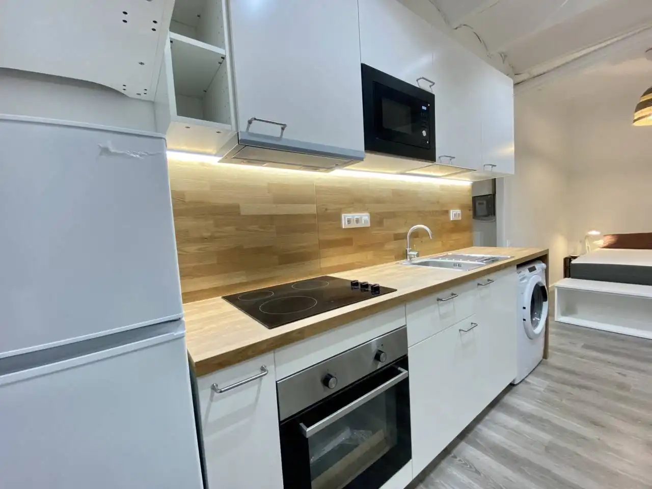 Cuina de Apartament en venda en Barcelona amb Aire condicionat, Parquet i Moblat