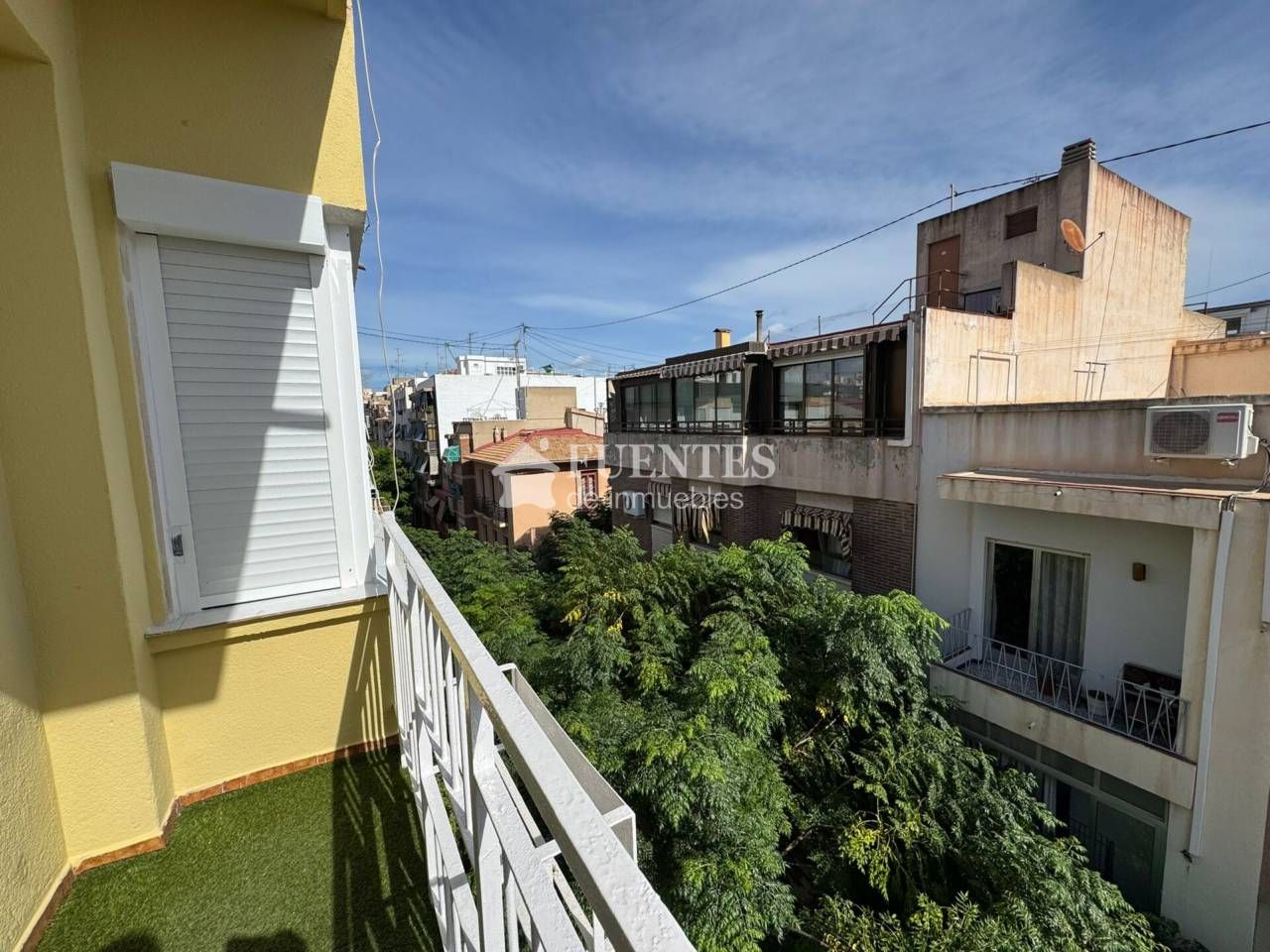 Vista exterior de Pis en venda en Alicante / Alacant amb Moblat i Balcó
