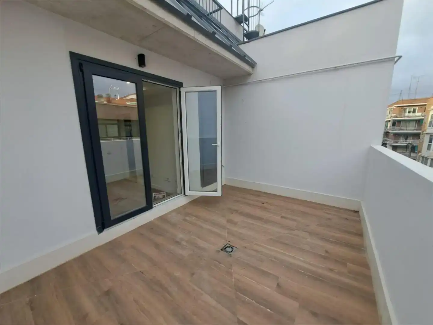 Terrasse von Maisonette zur Miete in Madrid mit Abstellraum
