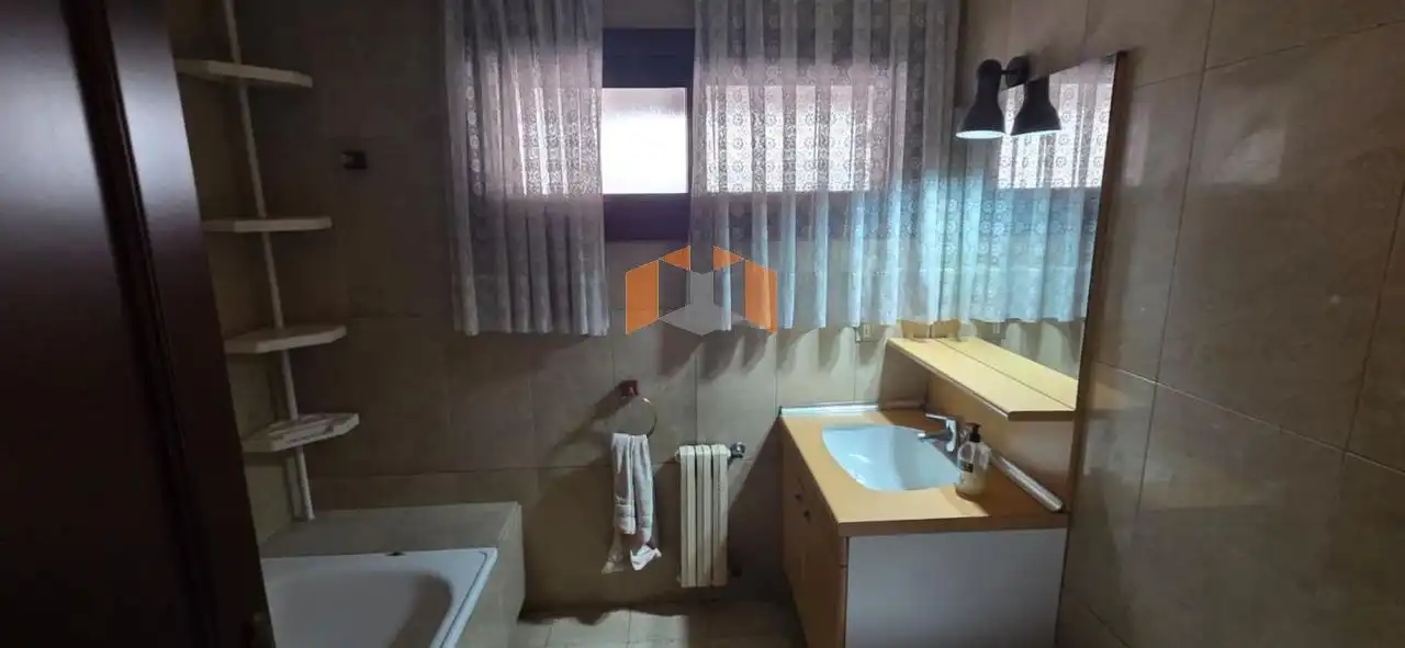 Baño de Piso en venta en Vigo  con Calefacción, Parquet y Terraza