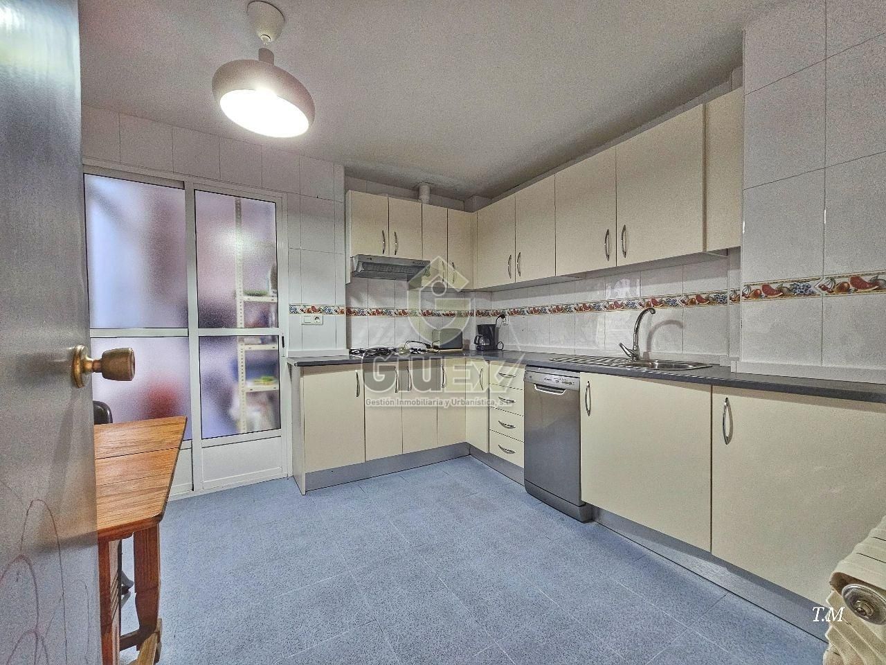 Kitchen of Flat to rent in Cáceres Capital  with Air Conditioner, Heating and Terrace