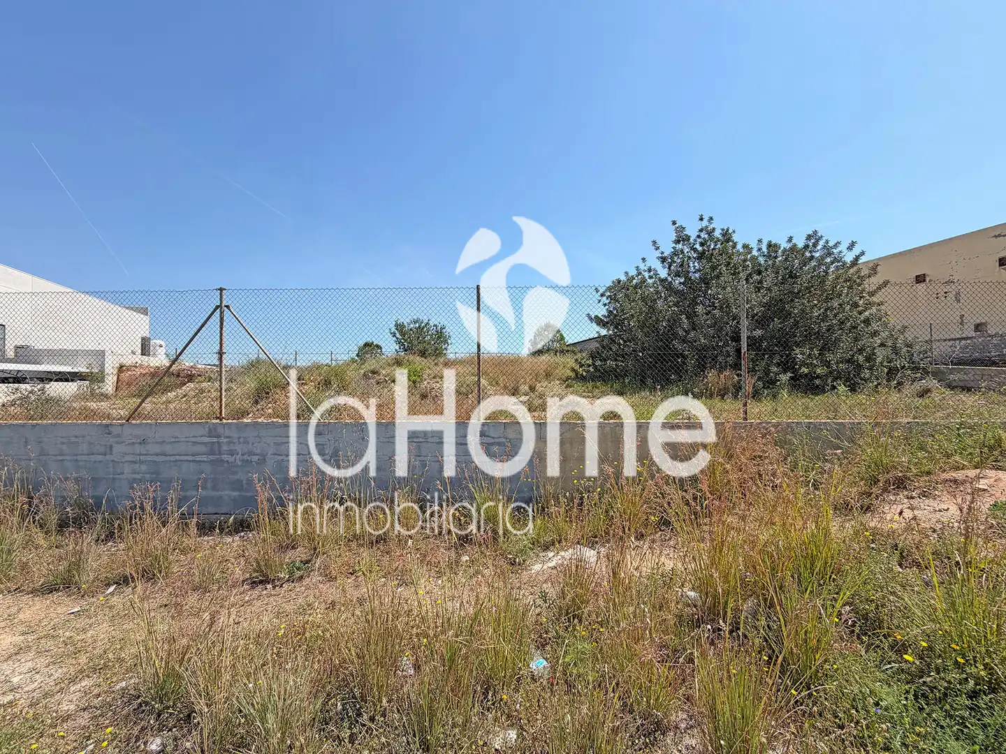 Terreno industrial en venta en Moncada