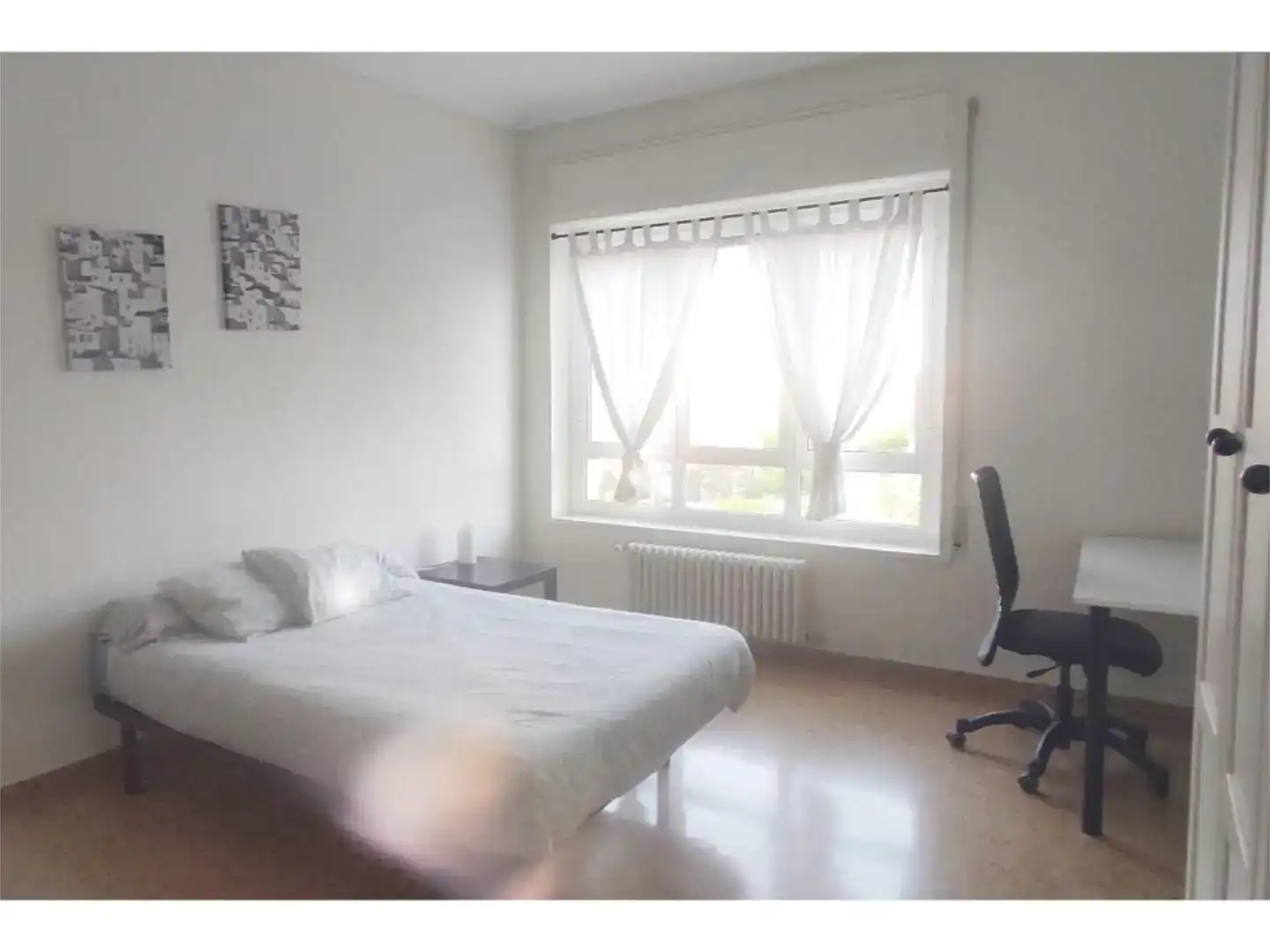 Bedroom of Flat for share in Delicias