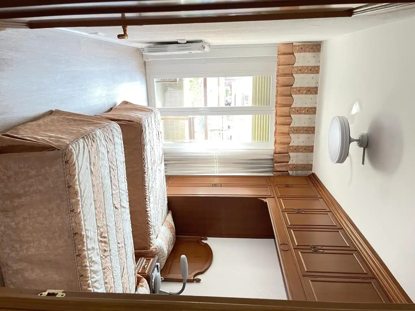 Bedroom of Flat for share in  Logroño  with Air Conditioner, Parquet flooring and Furnished