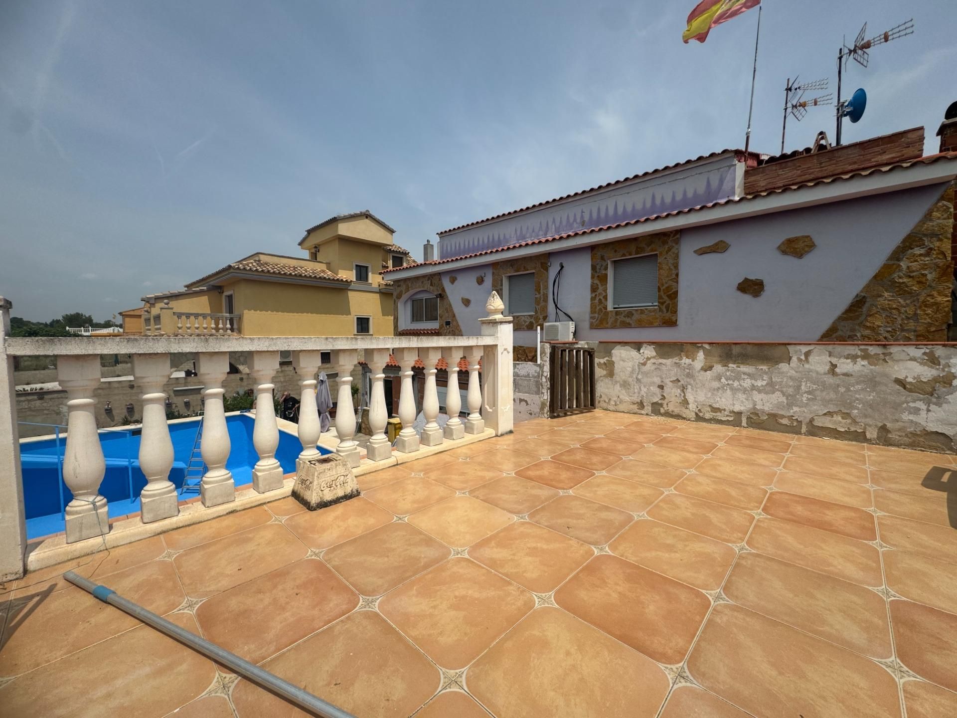 Vista exterior de Casa o xalet en venda en Vilamarxant amb Aire condicionat, Calefacció i Jardí privat