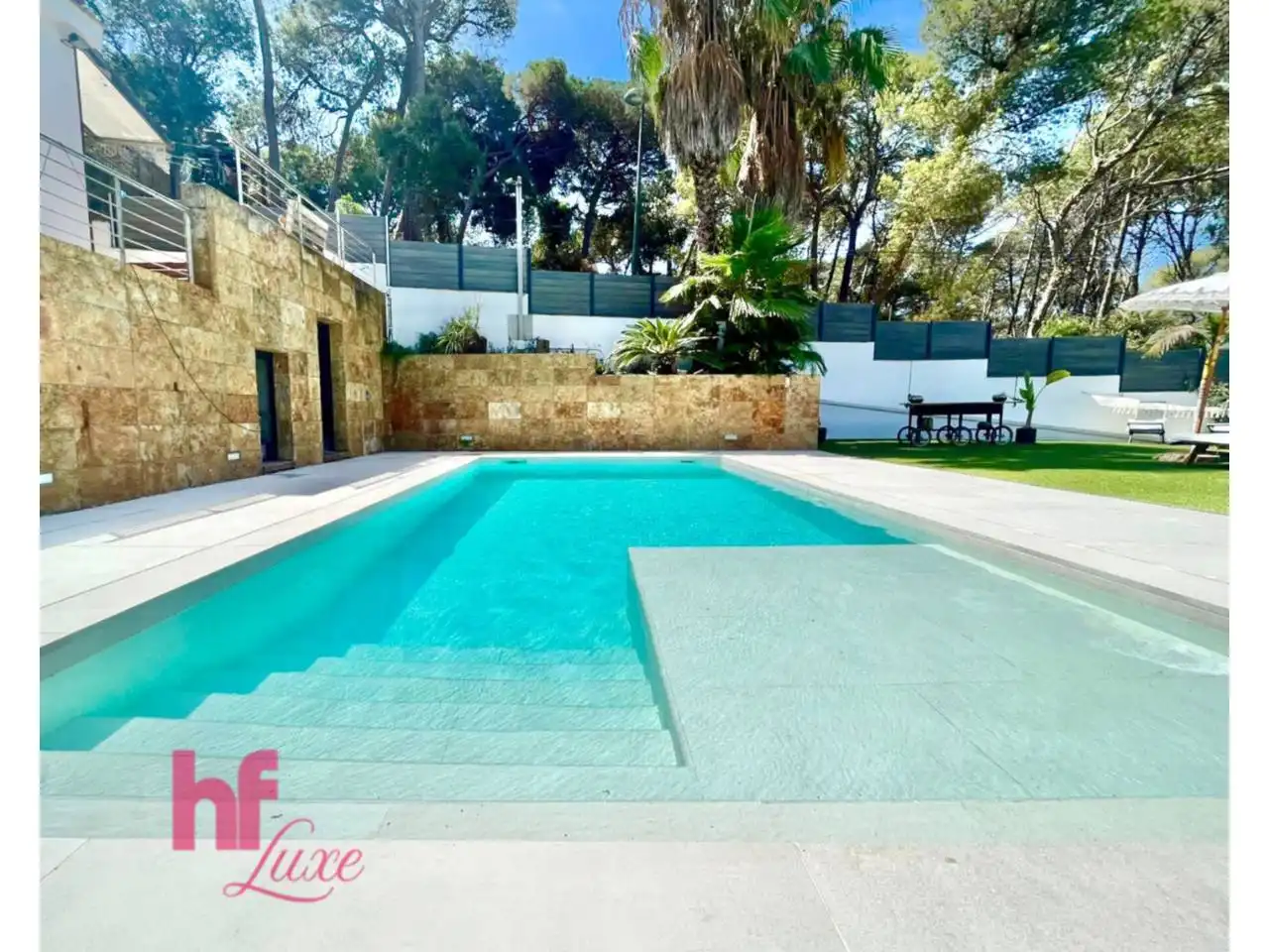 Piscina de Casa o chalet en venta en Blanes con Aire acondicionado, Calefacción y Jardín privado